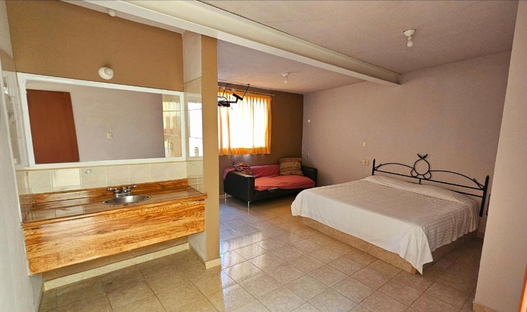 Hotel Xanti Морелія Екстер'єр фото